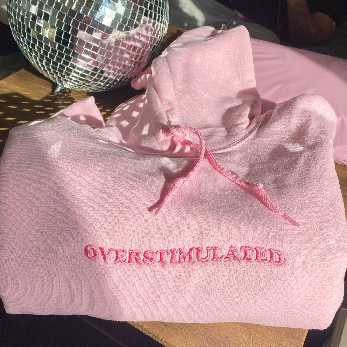 OVERSTIMULATED WAVEY EMBROIDERED CREW NECK / HOODIE