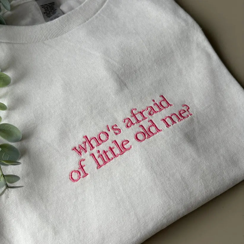 LITTLE OLD ME EMBROIDERED CREW NECK / HOODIE customifeel